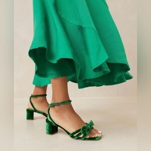 NWB Loeffler Randall Mikel Velvet Bow Mid Heel Sandals in Spruce Green Size 7